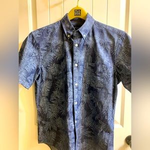 GAP Men’s Shirt Sz Medium NEW